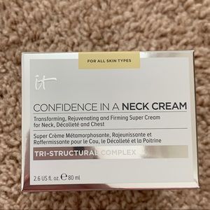 it cosmetics confidence in a neck cream